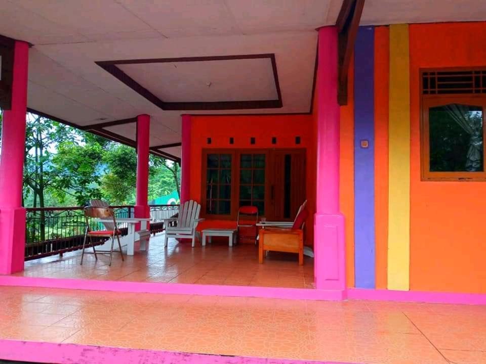 Pesona Wisata Alam Ciparay Endah *