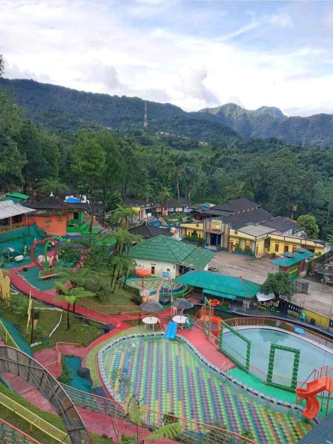 Pesona Wisata Alam Ciparay Endah