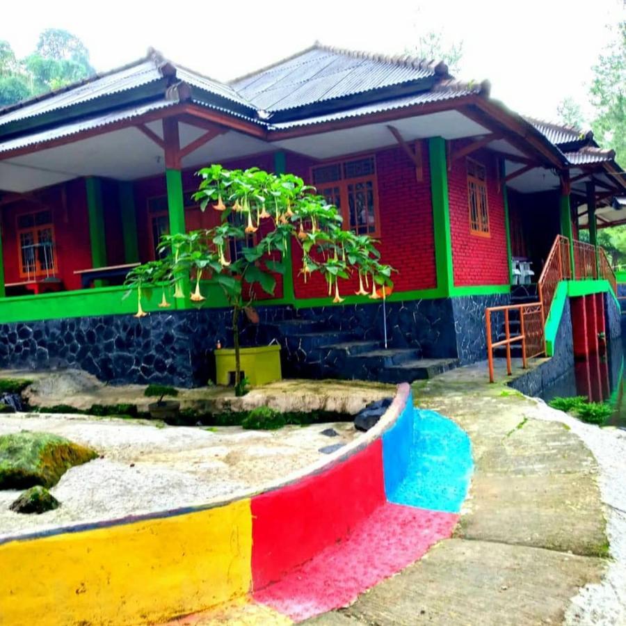 Lodge Pesona Wisata Alam Ciparay Endah *
