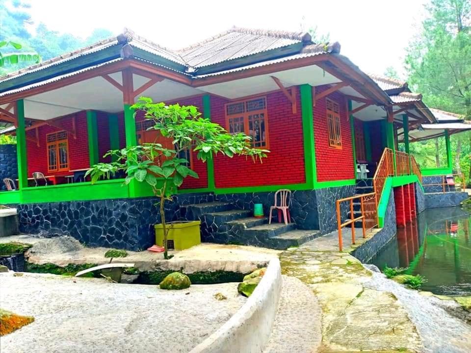 Lodge Pesona Wisata Alam Ciparay Endah *