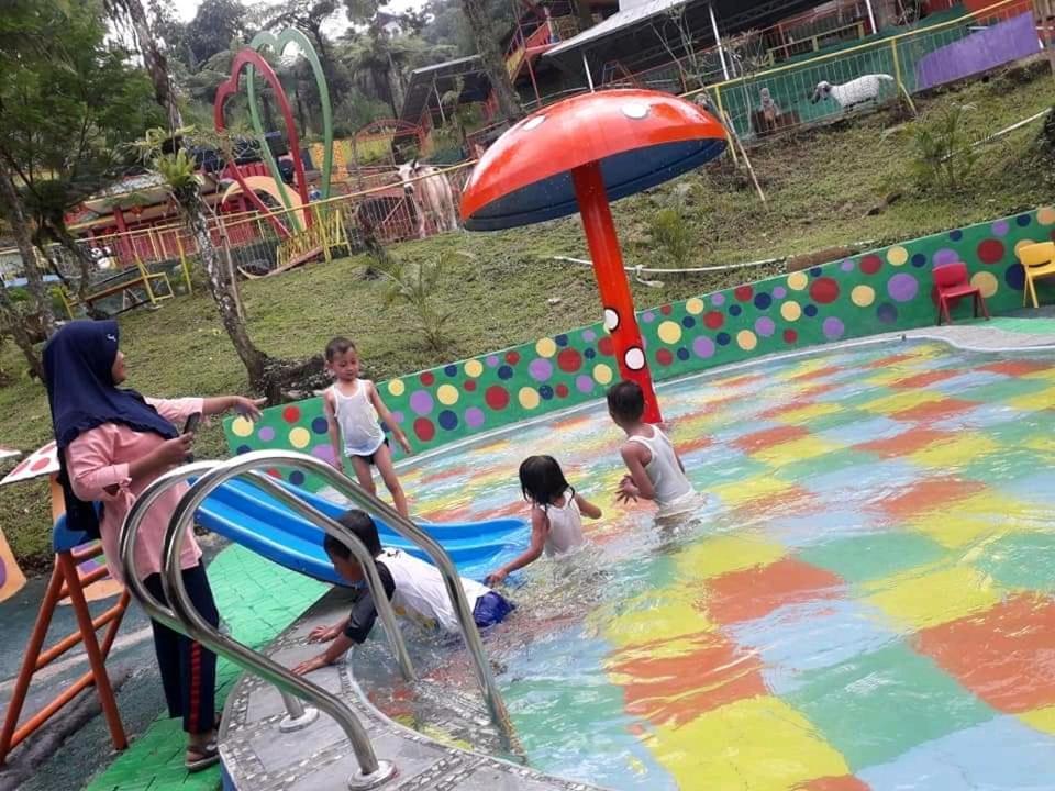 Pesona Wisata Alam Ciparay Endah * Bogor