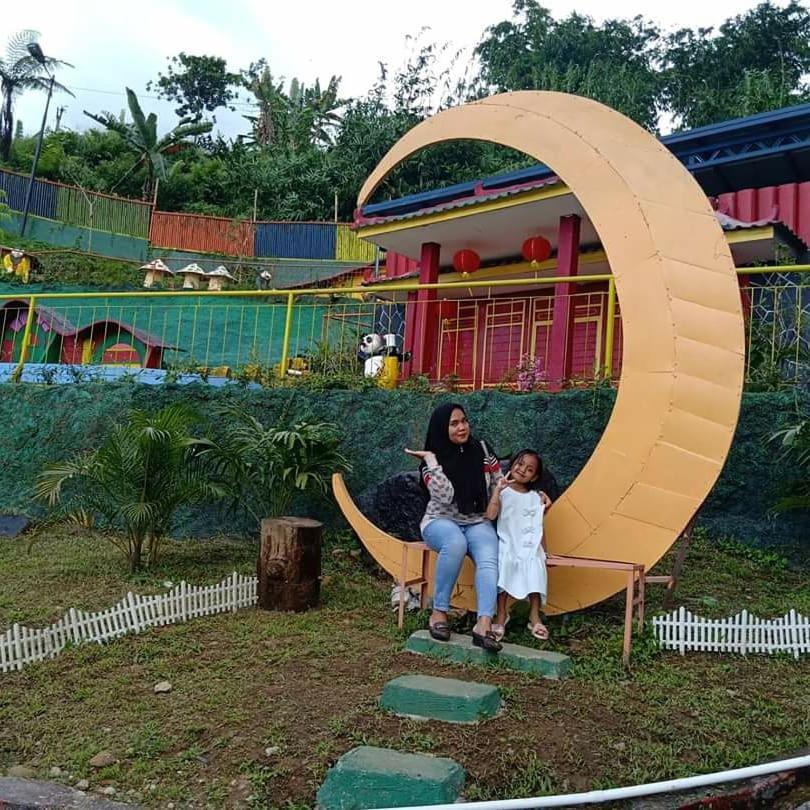 Pesona Wisata Alam Ciparay Endah Lodge *