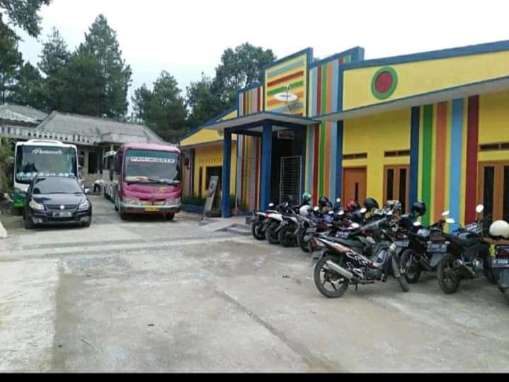 Pesona Wisata Alam Ciparay Endah