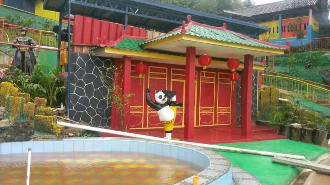 Pesona Wisata Alam Ciparay Endah *