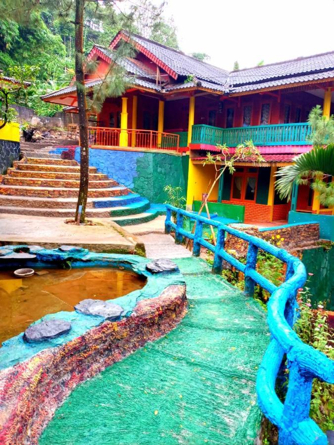 Lodge Pesona Wisata Alam Ciparay Endah Bogor